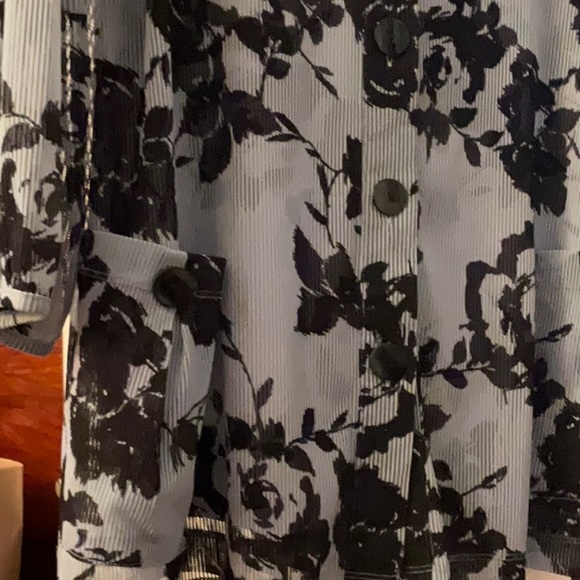 Terra SJ Apparel Evelyn & Arthur Floral Two Pieces Top Set size small - Picture 4 of 10